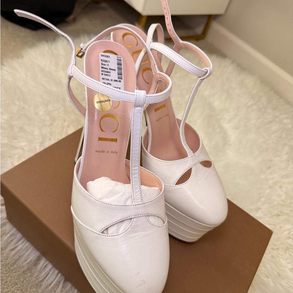 Gucci Malaga High Platform White Leather T-Strap Platform Heels Sz 41 WORN ONCE